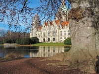 Spaziergang in  Hannover am  8.01.2023  neues Rathaus vom Maschsee