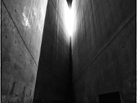 ein dunkler, leerer Raum  Jüdisches Museum Berlin, Mai 2022 : Jüdisches Museum, Berlin, Mai 2022